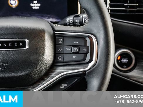 Used 2024 Jeep Wagoneer Series II w/ Flexible Seating Group image 26