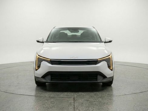 Used 2025 Kia K4 FWD image 2