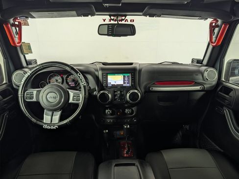 Used 2015 Jeep Wrangler Unlimited Rubicon AWD/4WD image 15