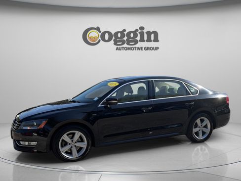 Used 2015 Volkswagen Passat 1.8T Limited Edition image 1