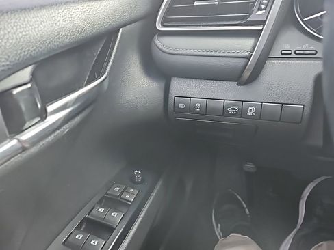 Used 2019 Toyota Camry SE image 21