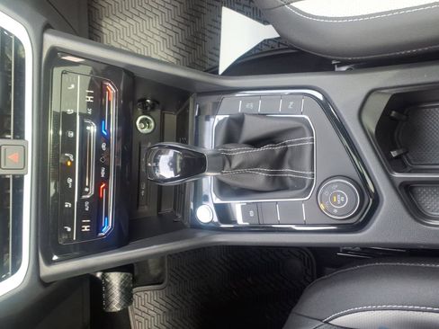 New 2026 Volkswagen Taos SEL AWD/4WD image 16