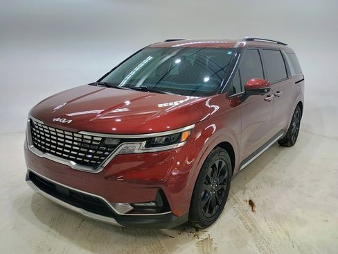 Used 2024 Kia Carnival SX image 3