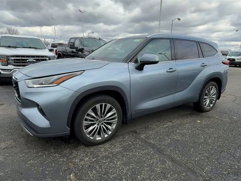 Used 2020 Toyota Highlander Platinum image 4