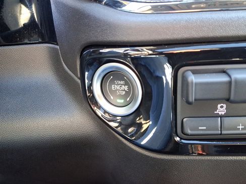 Used 2025 Chevrolet Silverado 2500 ZR2 w/ Technology Package image 24