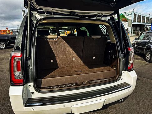Used 2020 GMC Yukon Denali w/ Denali Ultimate Package AWD/4WD image 9