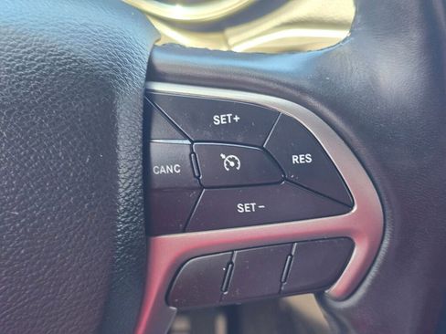 Used 2022 Jeep Grand Cherokee Laredo X AWD/4WD image 27