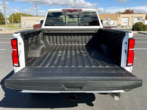 Used 2024 Chevrolet Silverado 2500 High Country image 11