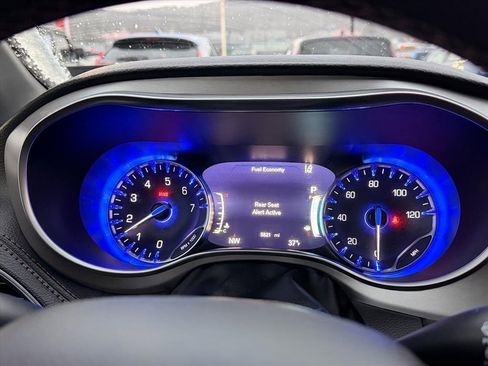 Used 2024 Chrysler Pacifica Pinnacle image 18