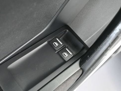 Used 2012 Volkswagen Beetle 2.0T FWD image 18
