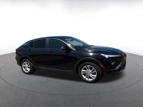 Used 2025 Buick Envista Preferred image 2