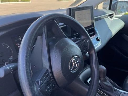 Used 2025 Toyota Corolla LE image 12
