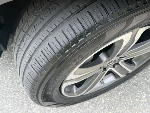 Used 2018 Mercedes-Benz GLC 300 4MATIC image 27
