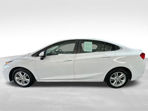 Used 2016 Chevrolet Cruze LT FWD image 8