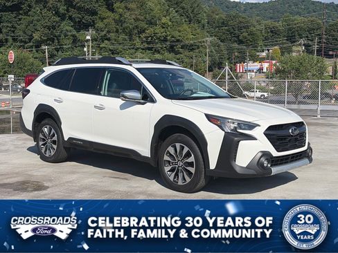 Used 2023 Subaru Outback Touring XT AWD/4WD image 1