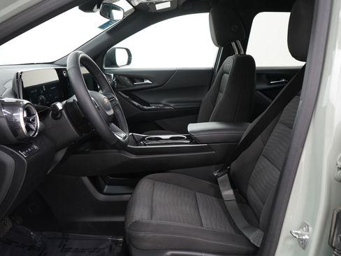 Used 2025 Chevrolet Equinox LT image 16