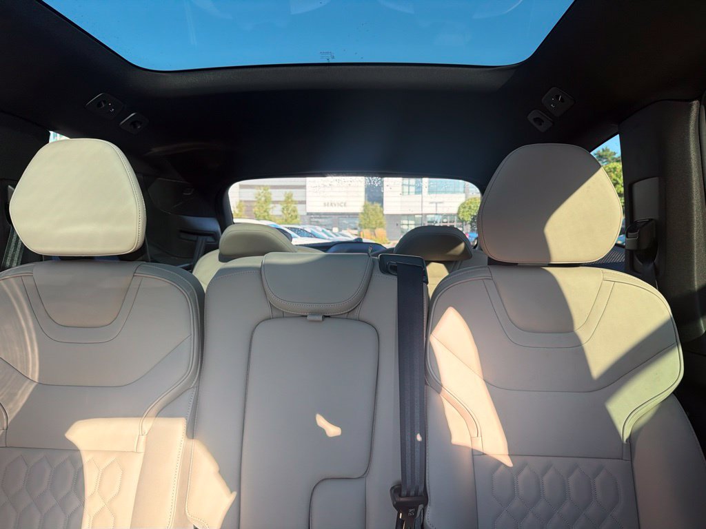 Certified 2025 Volvo EX90 Plus AWD/4WD image 16