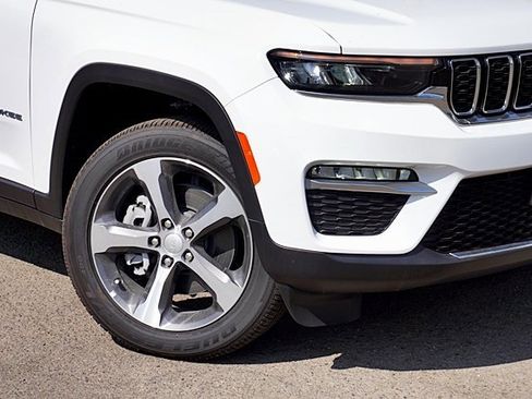 New 2023 Jeep Grand Cherokee 4WD 4xe image 4