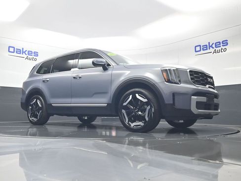 Used 2025 Kia Telluride S AWD/4WD image 42