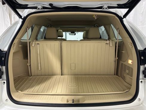 Used 2019 Toyota Highlander XLE AWD/4WD image 47