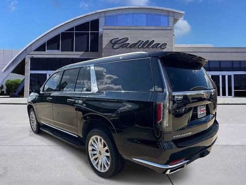Used 2023 Cadillac Escalade ESV Luxury RWD image 6