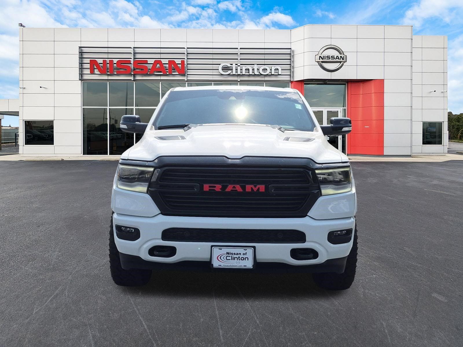 Used 2022 RAM 1500 Laramie AWD/4WD image 5