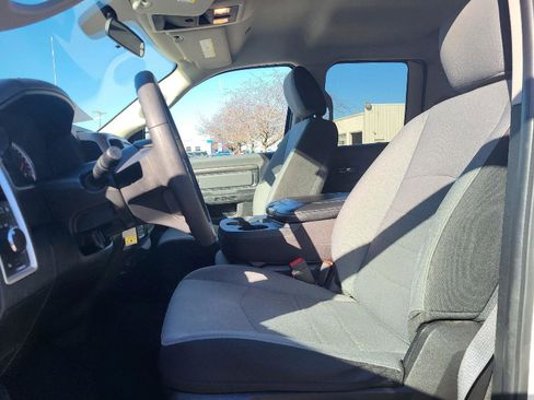 Used 2024 RAM 1500 Classic SLT image 9