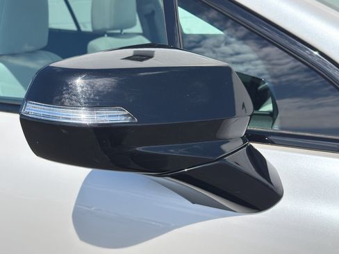 Used 2024 Honda Prologue Touring image 12