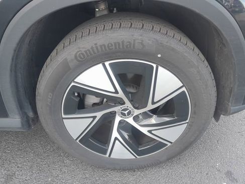 Used 2024 Mercedes-Benz GLC 300 4MATIC image 19