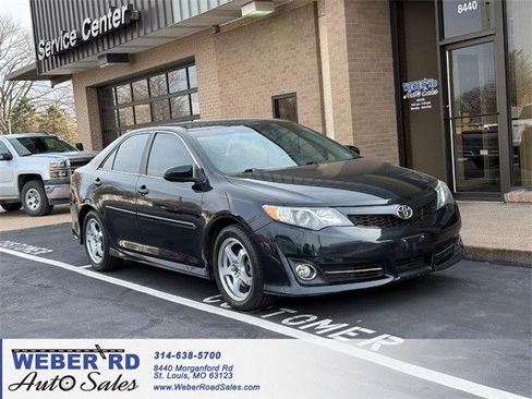 Used 2013 Toyota Camry SE image 1