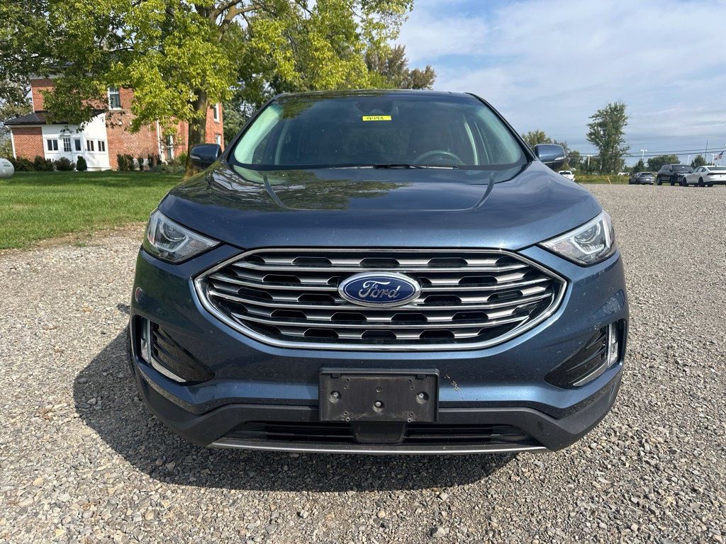 Used 2019 Ford Edge SEL w/ Equipment Group 201A FWD image 2