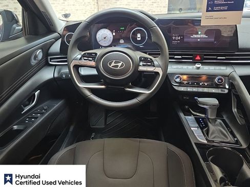 Certified 2025 Hyundai Elantra SEL FWD image 16