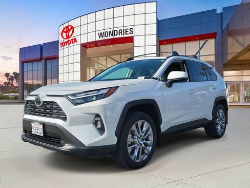 Used 2023 Toyota RAV4 XLE Premium image 2