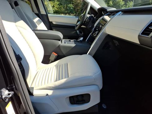 New 2026 Land Rover Discovery Limited Edition image 3