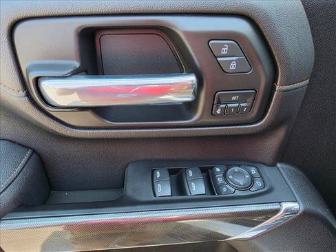 Used 2023 GMC Sierra 2500 AT4 w/ AT4 Premium Plus Package AWD/4WD image 25