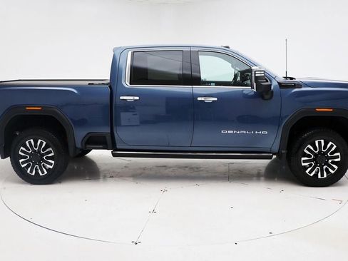 Used 2024 GMC Sierra 2500 Denali Ultimate image 4