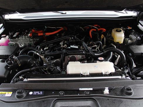 Used 2025 Toyota Land Cruiser w/ Premium Package image 38