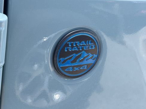 Used 2024 Jeep Wrangler Unlimited AWD/4WD image 3