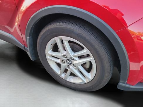 Used 2020 Toyota C-HR LE FWD image 16