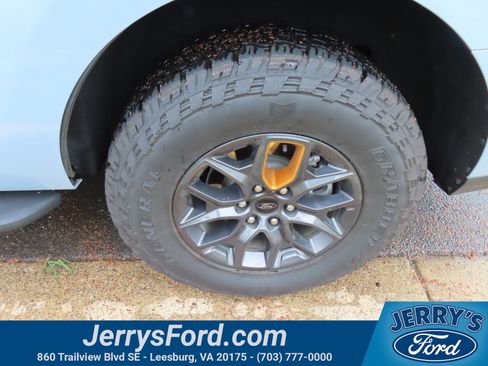 Used 2025 Ford Expedition Tremor AWD/4WD image 11