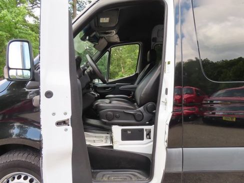 Used 2021 Mercedes-Benz Sprinter 2500 image 20