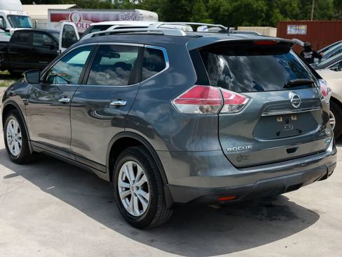 Used 2014 Nissan Rogue SV w/ SV Moonroof Package FWD image 4