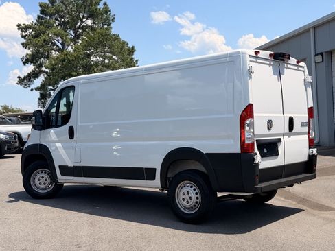 Used 2025 RAM ProMaster 2500 w/ Convenience Group FWD image 18