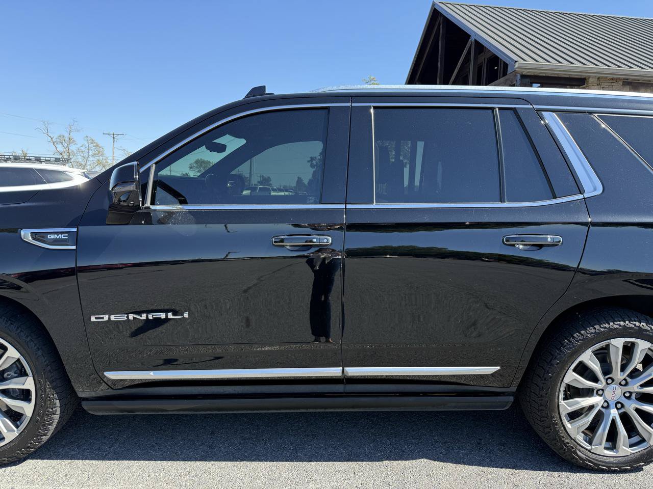 Used 2021 GMC Yukon Denali w/ Denali Ultimate Package AWD/4WD image 44