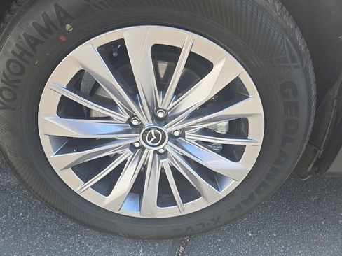 Used 2025 MAZDA CX-90 3.3 Turbo w/ Preferred Package AWD/4WD image 39
