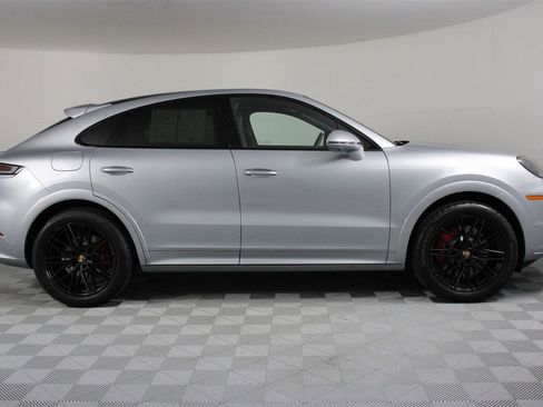 Used 2025 Porsche Cayenne S image 8
