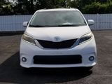 Used 2015 Toyota Sienna SE Premium image 2