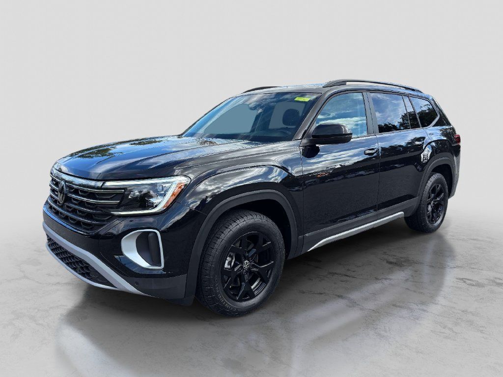 Used 2024 Volkswagen Atlas Peak Edition SE AWD/4WD image 1