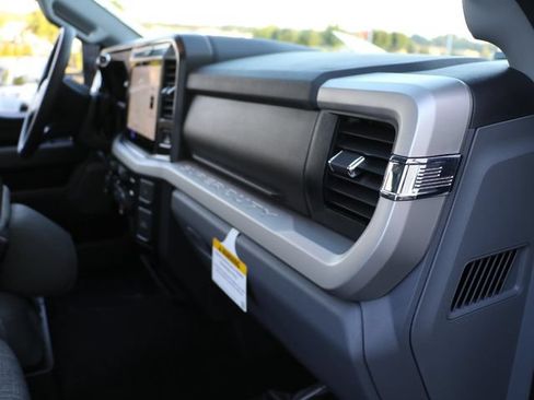 New 2026 Ford F250 XLT w/ XLT Premium Package AWD/4WD image 13