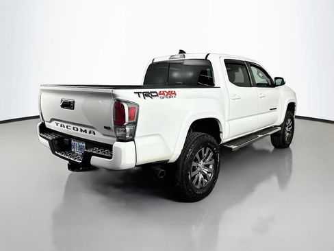 Used 2022 Toyota Tacoma TRD Sport w/ Black Out Package (TMS) AWD/4WD image 8